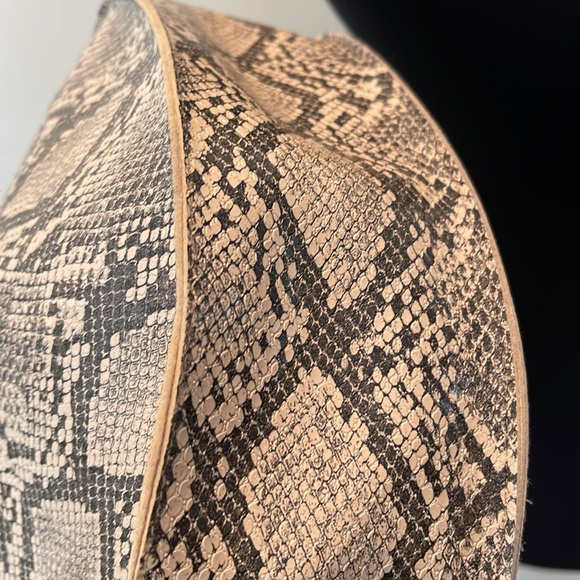 New! Tassel Dome Handbag - Picture 11 of 11